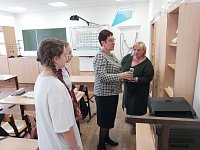 Депутат областной Думы посетила Синодскую школу