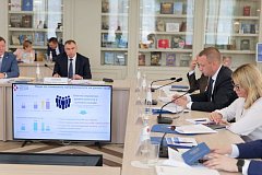 Роман Бусаргин принял участие в Совете округа под председательством Игоря Комарова