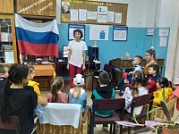 Елшанская сельская библиотека провела, для воспитанников детского сада, час истории "Душа России в символах ее"