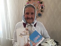 Президент и губернатор поздравили с 95-летием жительницу Синодского