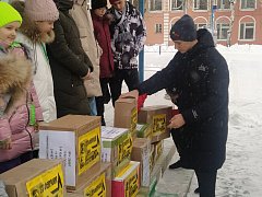 Школьники села Воскресенское передали подарки бойцам СВО