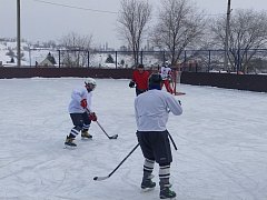 Состоялся товарищеский матч по хоккею между командами сёл Елшанка и Воскресенское