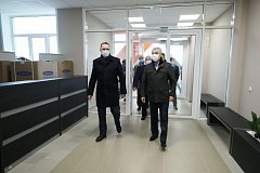 Вячеслав Володин посетил инфекционную больницу в Саратове