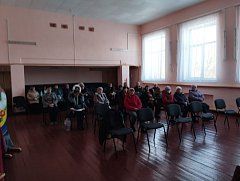 Жители села Андреевка обсудили нацпроекты с главой района