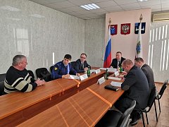 Федеральный инспектор по Саратовской области провёл приём граждан в администрации Воскресенского района