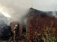 В Воскресенском семья спаслась из горящего дома. Но мужчина госпитализирован с ожогами